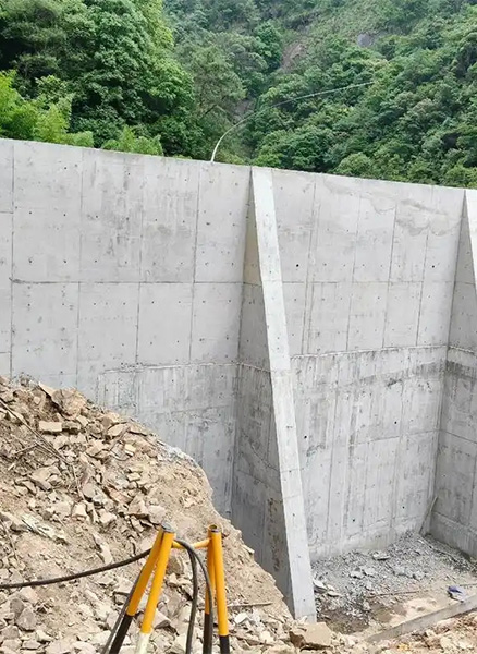 洛阳汝阳县重力式挡土墙